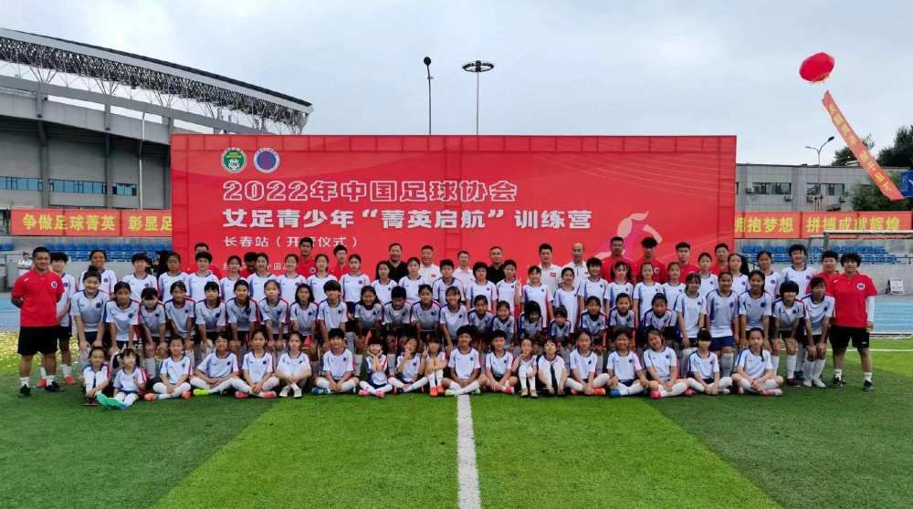 艾薇儿将加盟音乐动画片子Charming，与歌手阿什丽·提斯代尔、邓紫棋一路别离为白雪公主、灰姑娘和睡佳丽配音。故事讲述的是三位童话人物发现她们居然与统一位王子订亲以后产生的故事。该片正在加拿年夜蒙特利尔建造中。
